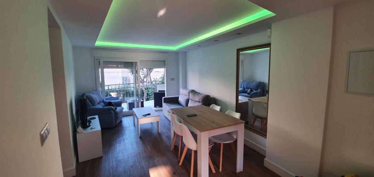 Beautiful Apartment In Third Line Beach Boliches Fuengirola Dış mekan fotoğraf