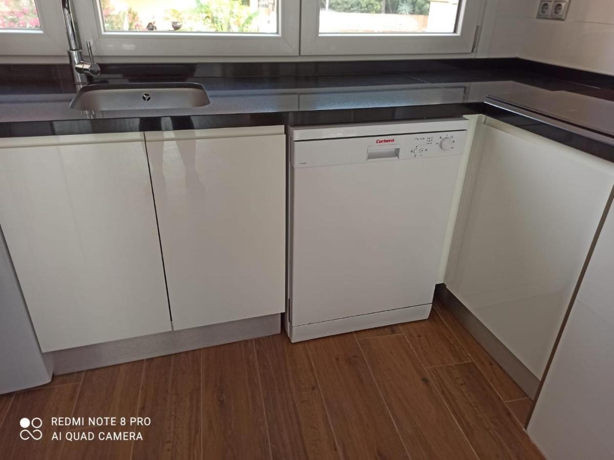 Beautiful Apartment In Third Line Beach Boliches Fuengirola Dış mekan fotoğraf