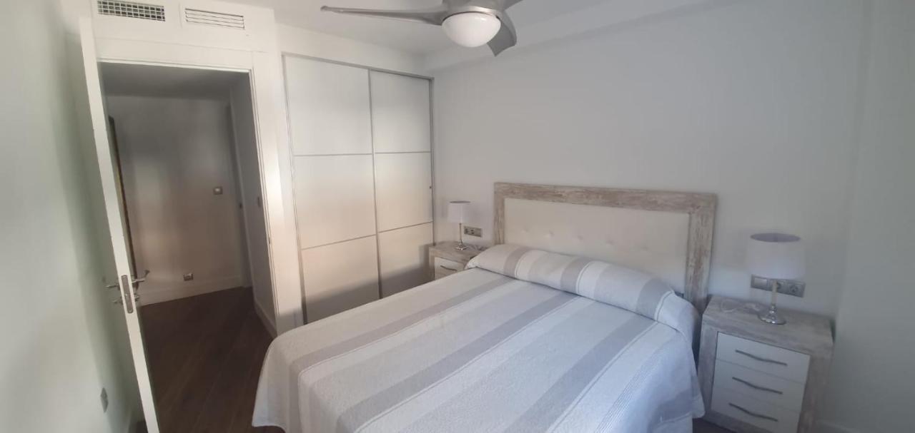 Beautiful Apartment In Third Line Beach Boliches Fuengirola Dış mekan fotoğraf