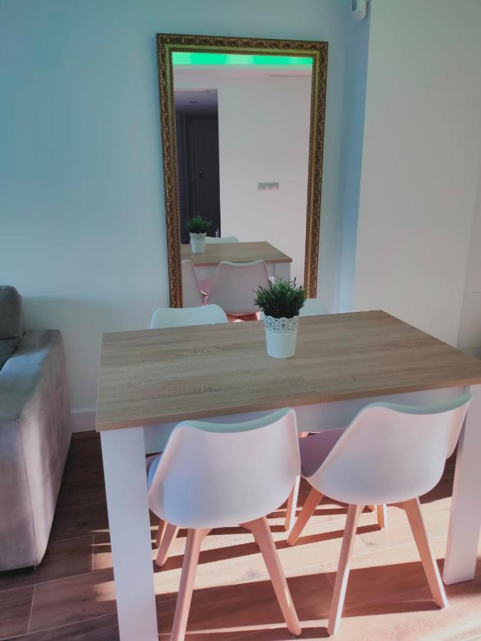 Beautiful Apartment In Third Line Beach Boliches Fuengirola Dış mekan fotoğraf