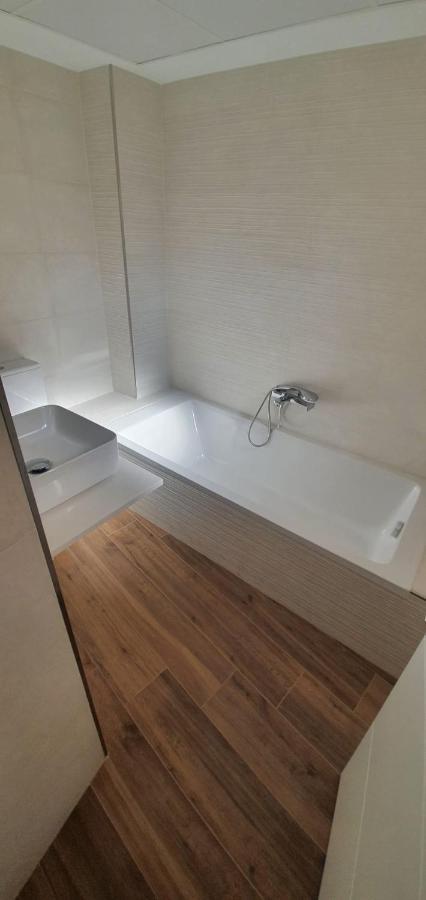 Beautiful Apartment In Third Line Beach Boliches Fuengirola Dış mekan fotoğraf